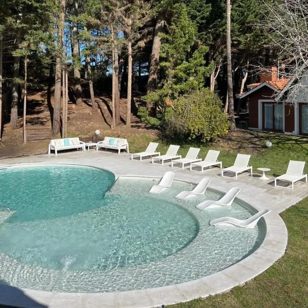 Punta Cerezo Apart, hotel in Carilo