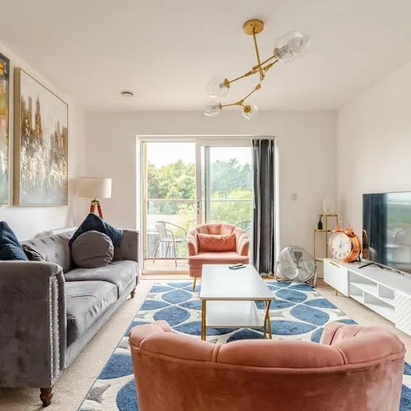 Stylish Station Apartment in Rochester with Free Parking, hotel di Wainscot