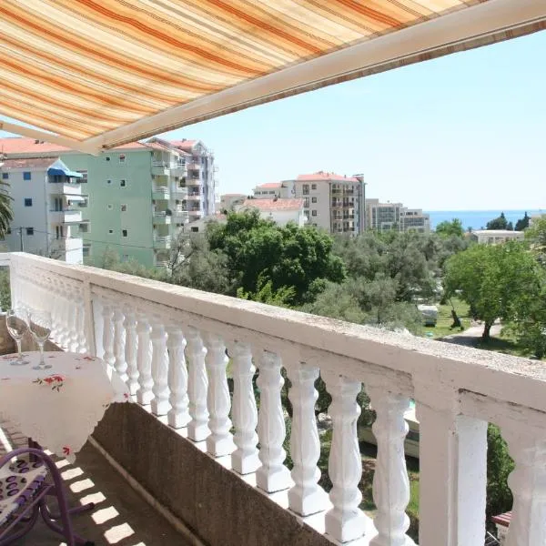 Spacious 2Bedroom Flat Budva Becici, hotel u gradu Boreti
