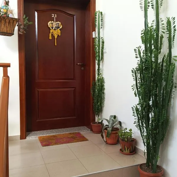 Apartment Ventuno 21, hotel in Sliven