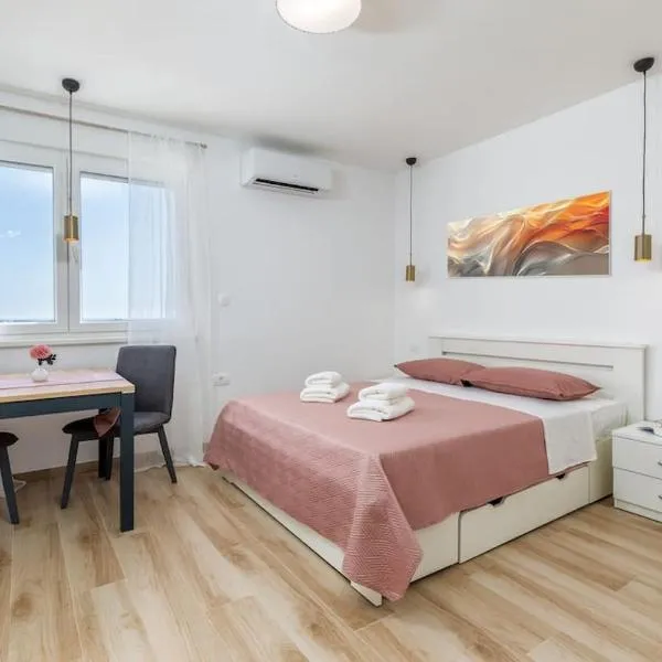 Skyline Apartment, хотел в Veruda