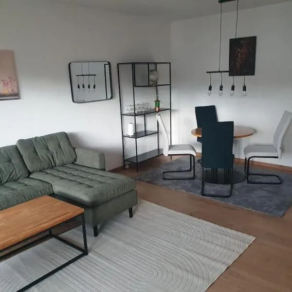 Gemütliche 3-Zimmer-Wohnung mit TG-Stellplatz - Top-Lage in Karlsruhe, hotel in Karlsruhe