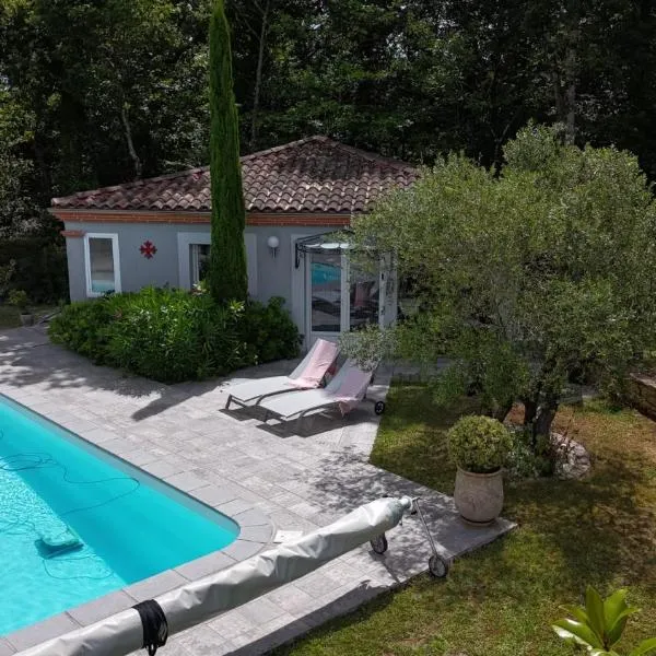 À l ombre des chênes, hotel v destinaci Moissac