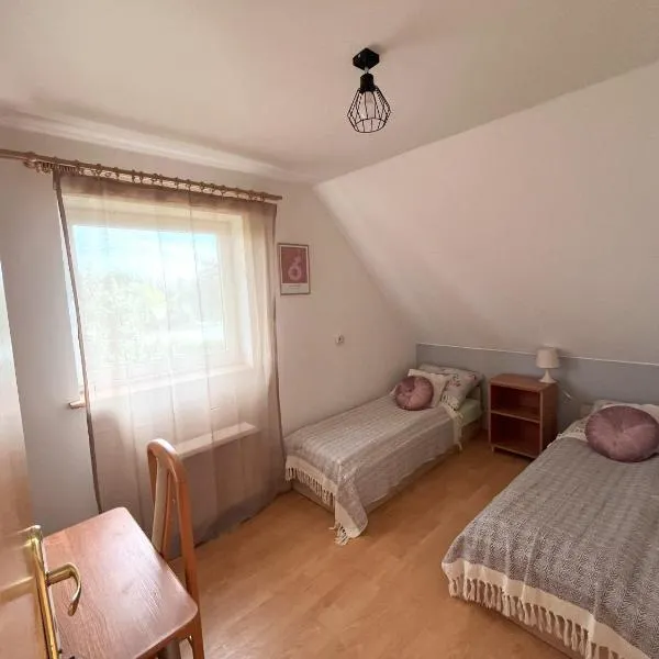 Happy Bison - A 5 Bedroom House With A Garden – hotel w Białowieży