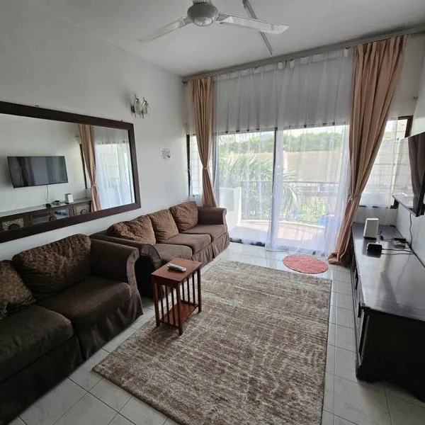 Near USM 6 pax, 2 Bedroom w Aircond, 2 toilet, 5G WIFI, hotel en Si Dua Besar