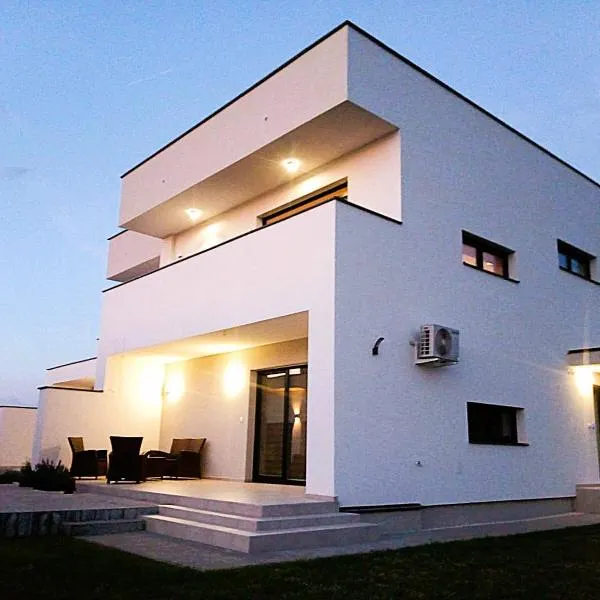 Three Diamonds Residence, hotel v destinaci Dunajská Streda