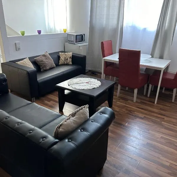 Schöne DG Whg in MG Zentrum, hotell i Mönchengladbach