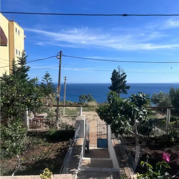 Adrianas Guest House, khách sạn ở Himare