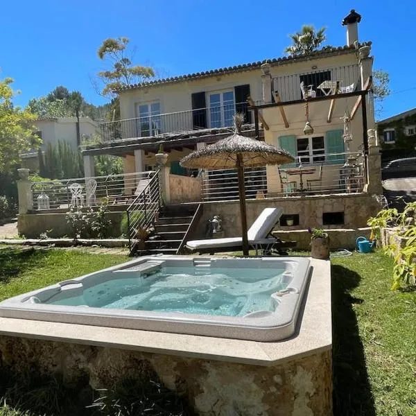 Villa in Nature with Yoga Room, Peace and Tranquility, hotel in Puigpunyent