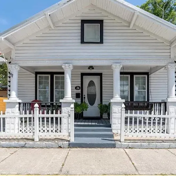 Pet -Friendly Home Walking Distance to Down St Augustine，聖奧古斯丁的飯店