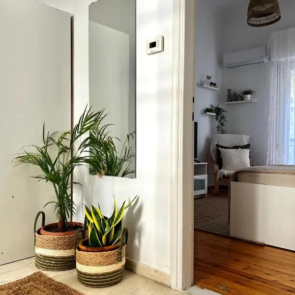 Central Comfort Guesthouse, hotel in Larisa