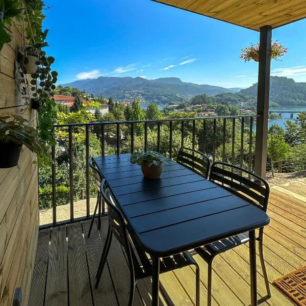 Bungalow Bétula - Pichoses Camping - Gerês, hotel v destinaci Rio Caldo