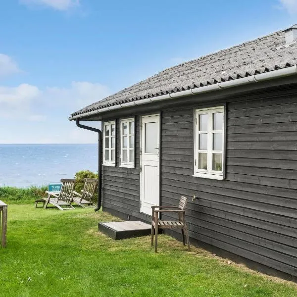 2 Bedroom Beach Front Home In Esbjerg V, hotel en Esbjerg