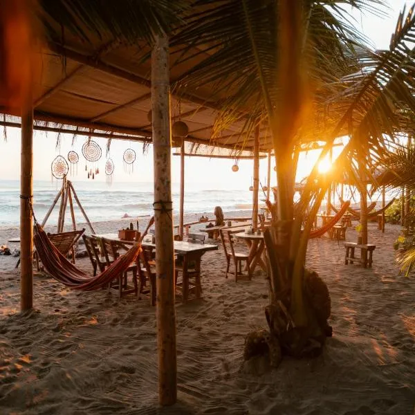 Lote 10 Glamping、Guachacaのホテル