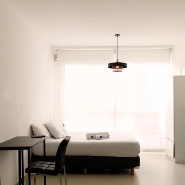 Amplio monoambiente con piscina: Buenos Aires'te bir otel