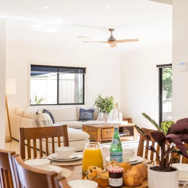 The Atrium by Experience Jervis Bay، فندق في St Georges Basin