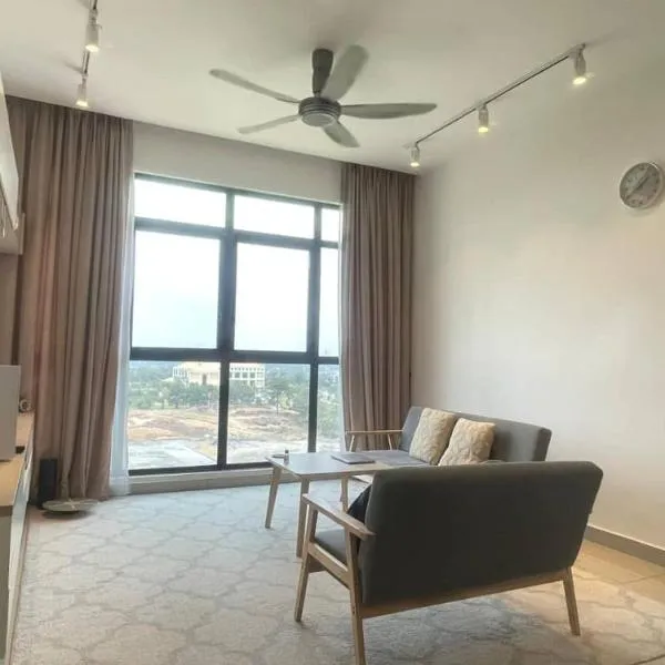 Arinara Homestay Near IOI City Mall Putrajaya 3R2B 5-6Pax at Conezion Residence, hotel in Kampong Abu Bakar