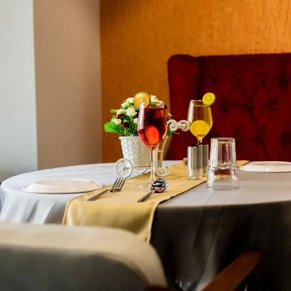 Hotel Prabha Palace, hotel v destinaci Ahmednagar