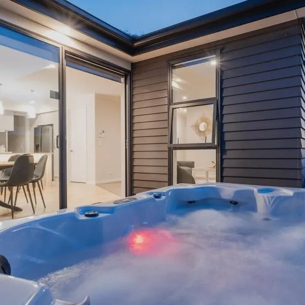 Elegant 3BR Home on Mustang Avenue, khách sạn ở Christchurch