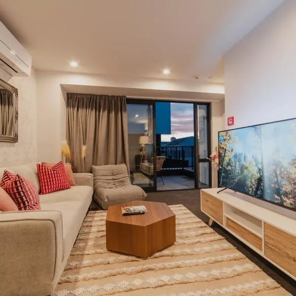 Triple Treat on Fitzgerald - Your 3-BR Getaway, hotell sihtkohas Christchurch