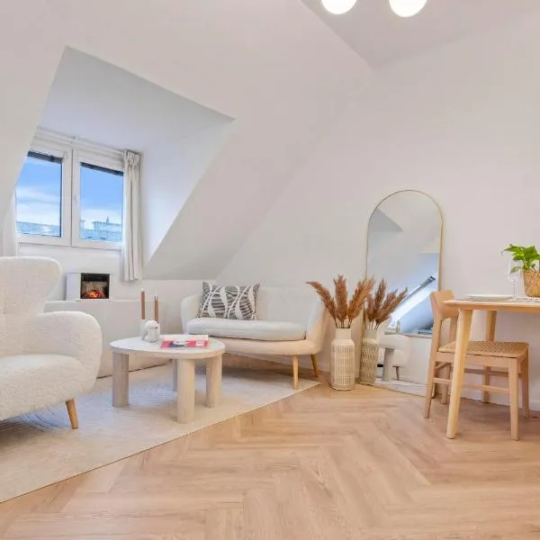 Charming design old town apartment, hotel in Staré Mesto
