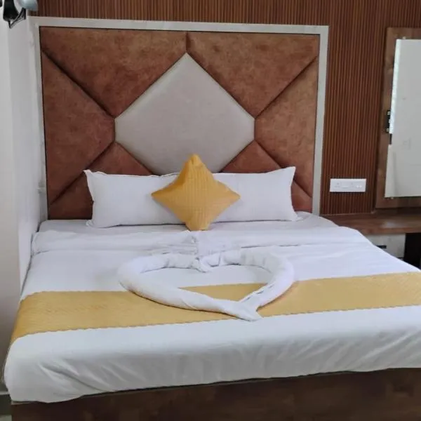 HOTEL Dev Vanshi Palace, hotel i Kakarmatha