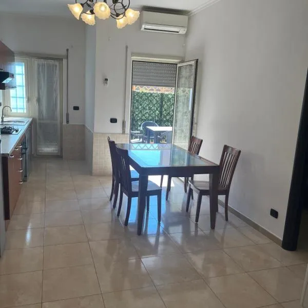 Casa coveri, hotel v destinaci Pomezia
