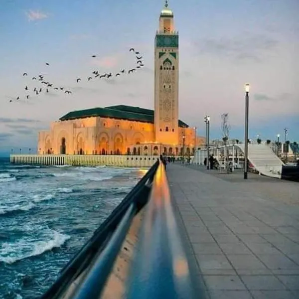 Spacious Beachfront apartment, hotel v destinaci Casablanca