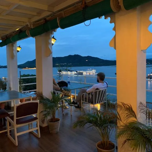 Peacock Guest House - Lake View Hotel In Udaipur, hotel v destinaci Udajpur