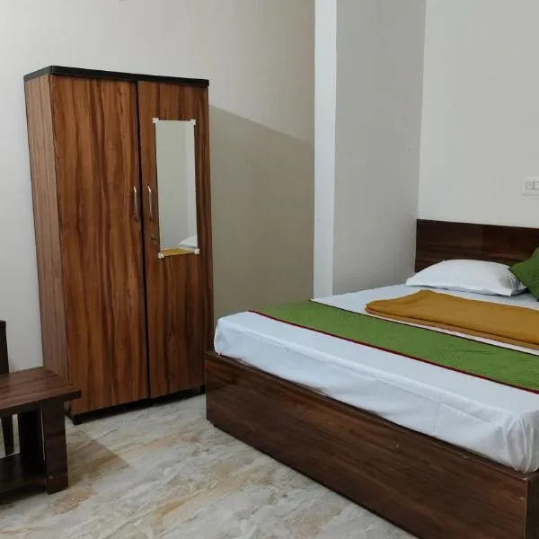 Megha Lodging, hotell sihtkohas Chik Bānavar