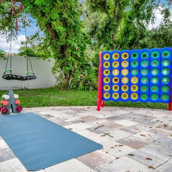 The Bardmoor a Luxury Family Retreat in St Pete – hotel w mieście Seminole