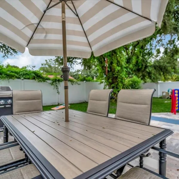 The Bardmoor a Luxury Family Retreat in St Pete, hotel v destinaci Seminole
