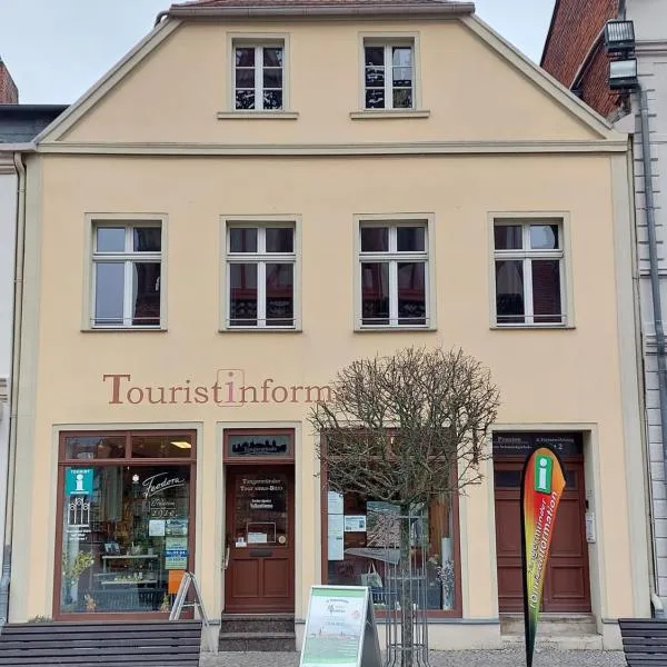 Tangermünde Zum S c h m u c k Giebel - Pension & FeWo, hotel v destinaci Tangermünde