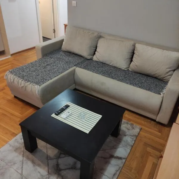 Apartman Alex, hotel v destinaci Voždivac