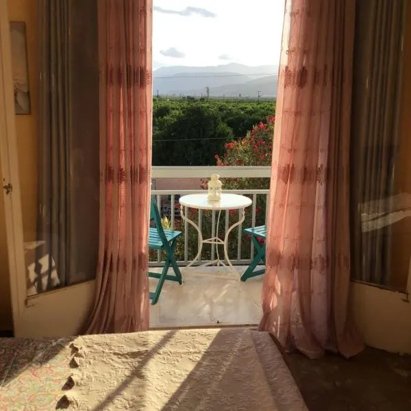 Lidas Golden View-All around veranda apartment, hotel v destinaci Nafplio