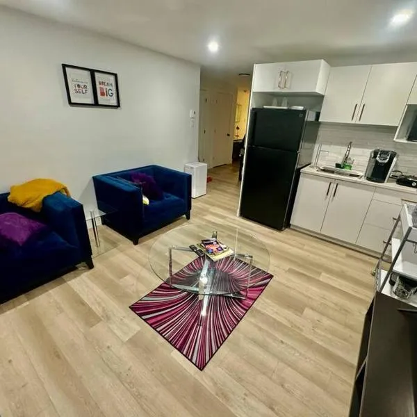 Cozy Apartment close to Moncton Airport, hotel v destinaci Dieppe