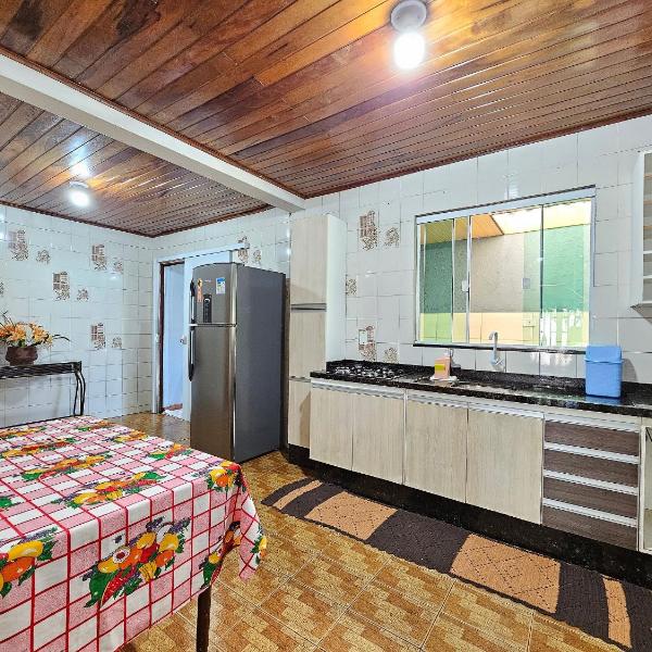 Casa Familiar Espaço Amplo com churrasqueira - Foto 4