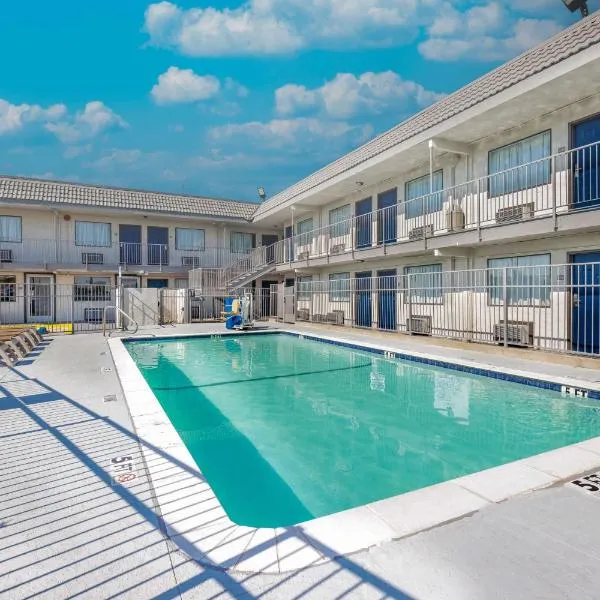 Motel 6 Fort Worth, TX East, hotel di Fort Worth