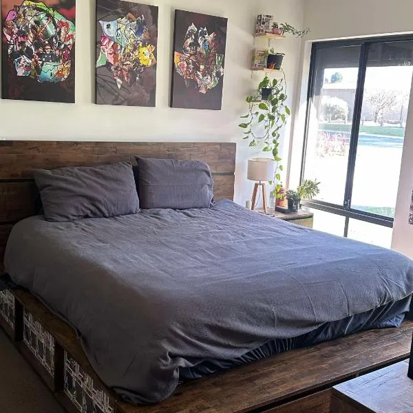 Master bedroom Beechboro, hotel a Perth