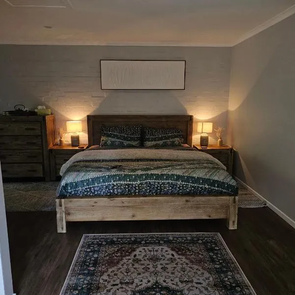 The Garden House BnB, hotel din Barellan Point