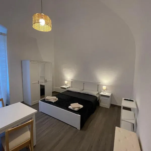 ROOMS 69- Appartaments Francesca e Comasia, hotel v destinaci Corato