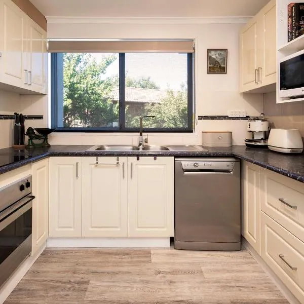 Aalen Lakeview Suite, hotel in Jindabyne