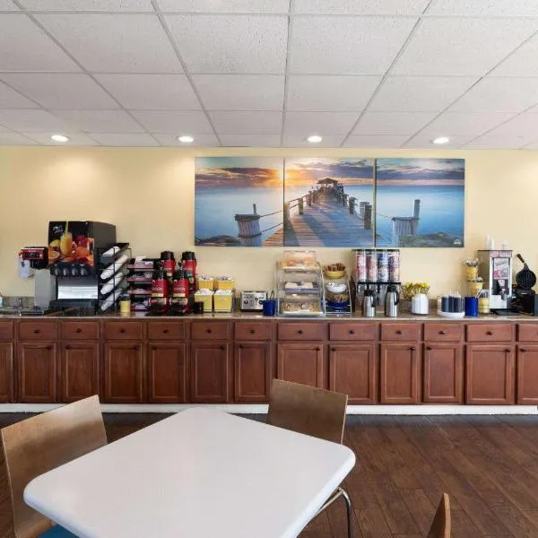 Days Inn by Wyndham Biloxi Beach, hotell sihtkohas Biloxi