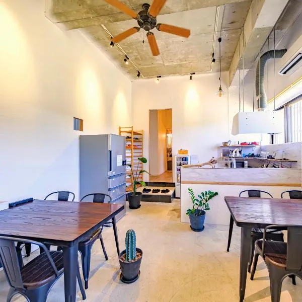 宮古島 Guesthouse Re-Spect, hotel v destinaci Mijakodžima