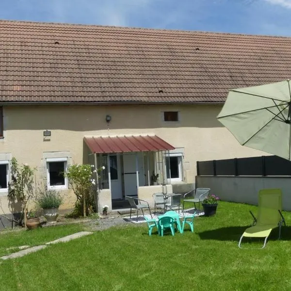 Bienvenue dans notre gîte "Le Chti Père" pouvant accueillir 6 personnes à Artonne, dans les Combrailles Puy de Dôme, 63, hotel u gradu Artonne