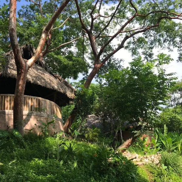 Haliksai - Bungalows, Glamping and Retreatcenter, hotel u gradu 'Las Lomas'