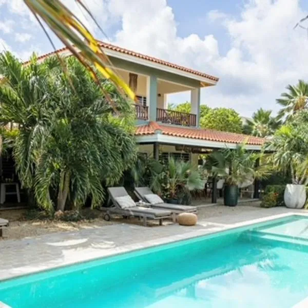 Puur Bonaire Boetiekhotel, hotel v destinaci Belnem