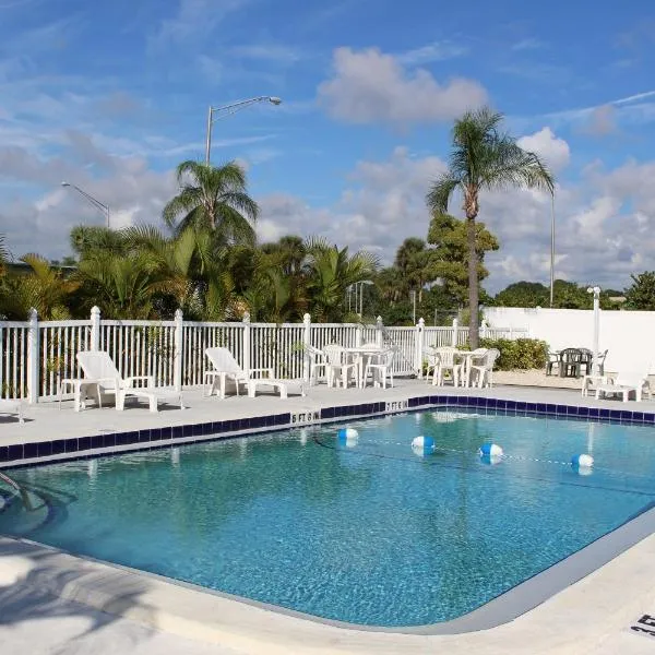 Sunshine Inn & Suites Venice, Florida、Manasota Beachのホテル