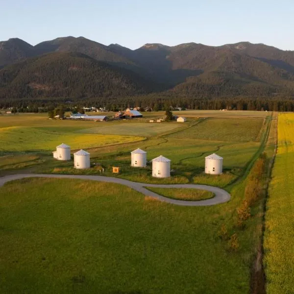 Clark Farm Silos - 5 Silo Mountain View Retreat, hotel v destinaci Kalispell