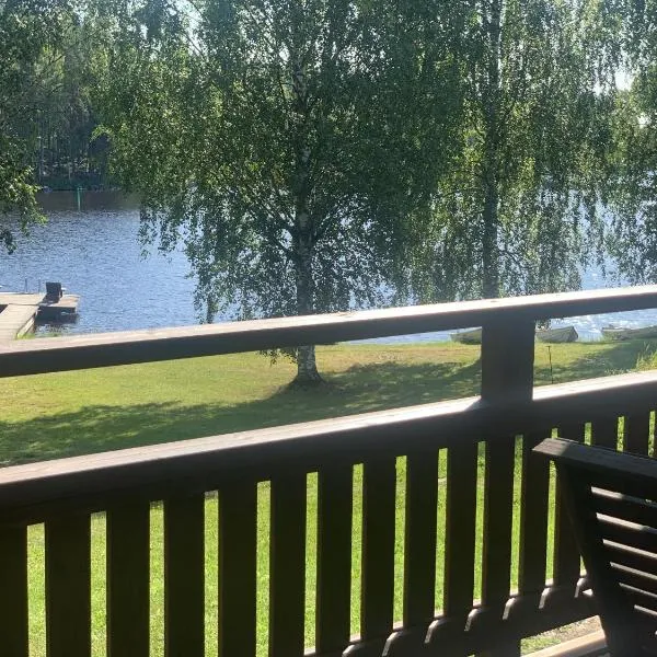 Tahkon Riihiranta - 4 bedroom villa by the lake - Tasokas tilava rantamökki, hotel em Tahkovuori